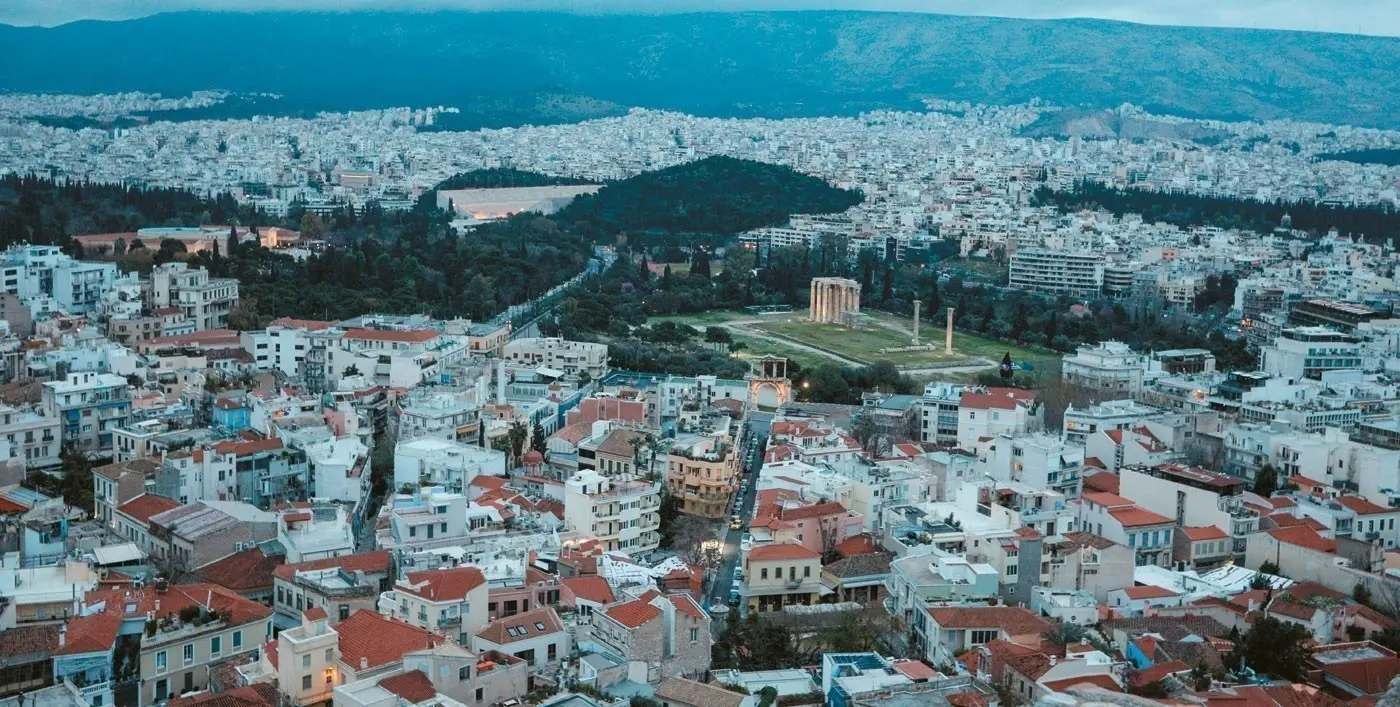 Πλουσιότεροι (στους αριθμούς) οι Ελληνες πολίτες