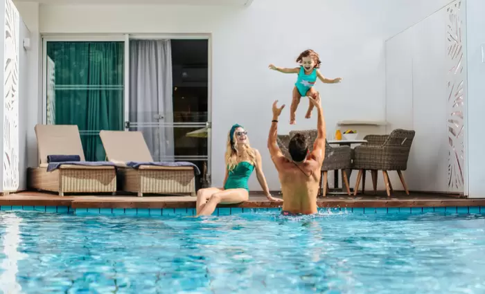 Τα μεγάλα πνεύματα συναντιούνται το τριήμερο του Αγίου Πνεύματος στα ξενοδοχεία της Louis Hotels