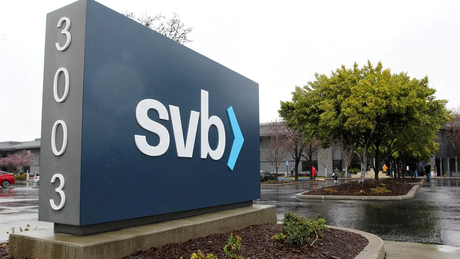 SVB: Μισό τρισ. δολ. χάθηκαν σε δύο ημέρες από τις τραπεζικές μετοχές