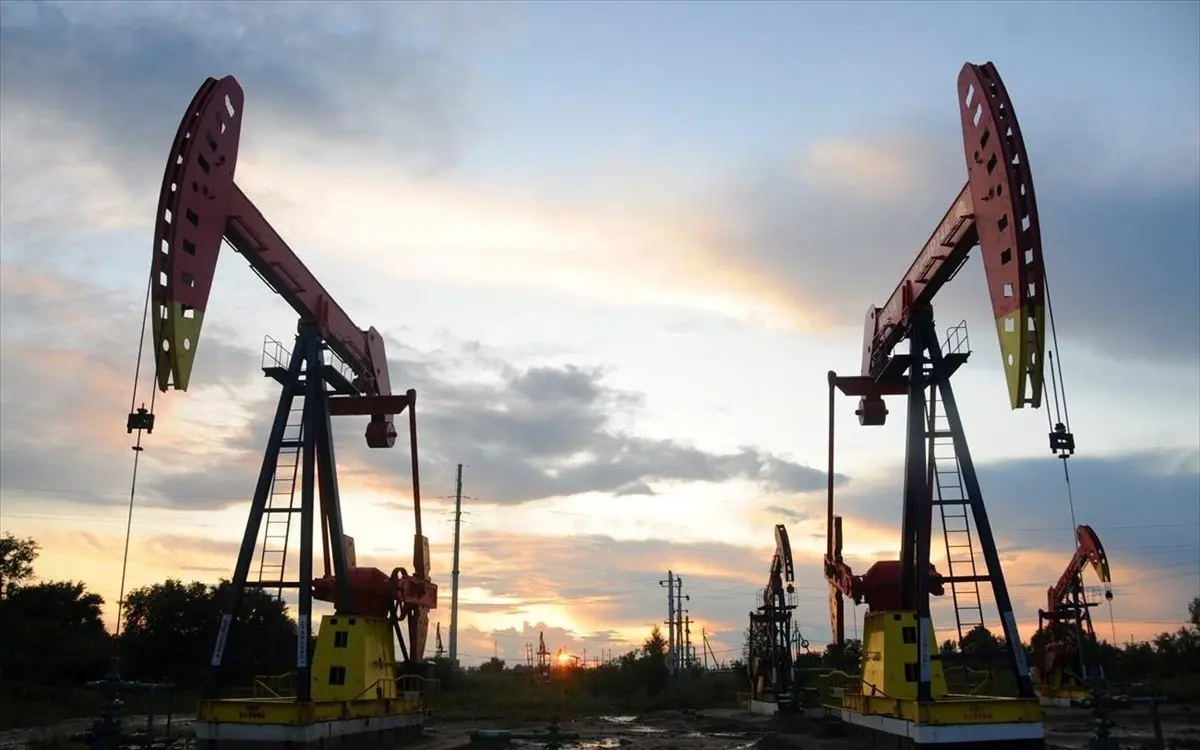 Πετρέλαιο: Προς τα 82 δολ. υποχωρεί το Brent