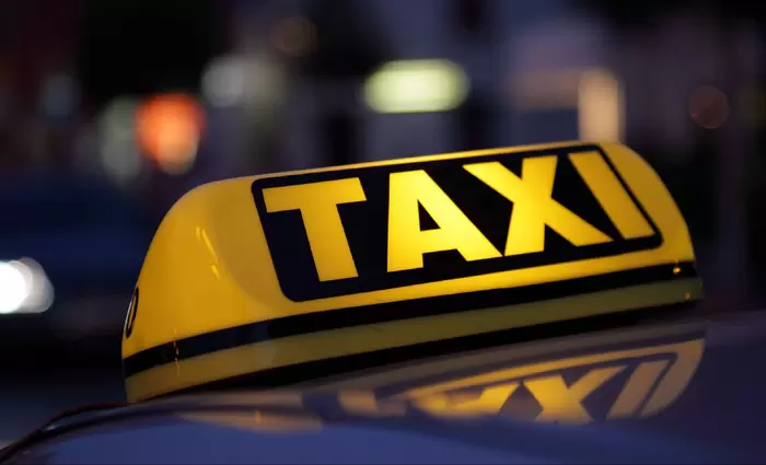 Αναστέλλεται η στάση εργασίας των οδηγών ταξί