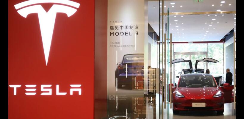 Πώς η πολιτική του Μασκ βλάπτει τις πωλήσεις της Tesla