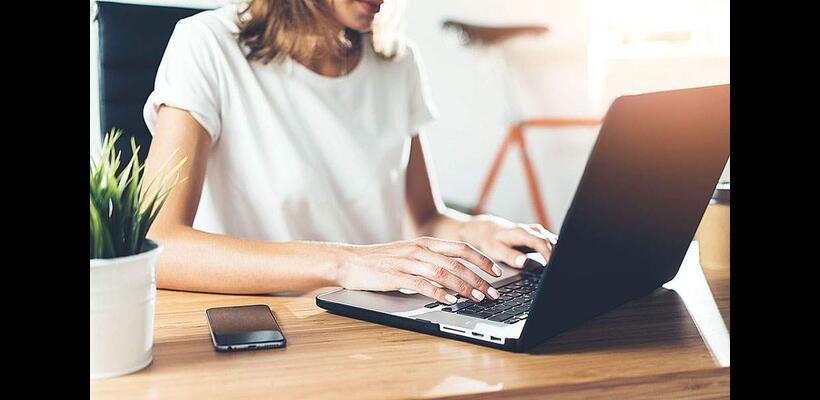 Η τηλεργασία αυξάνει τις ηλεκτρονικές πωλήσεις