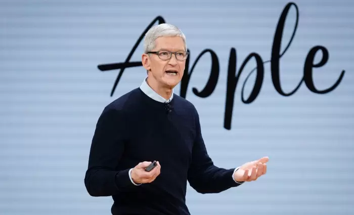 O CEO της Apple γίνεται δισεκατομμυριούχος