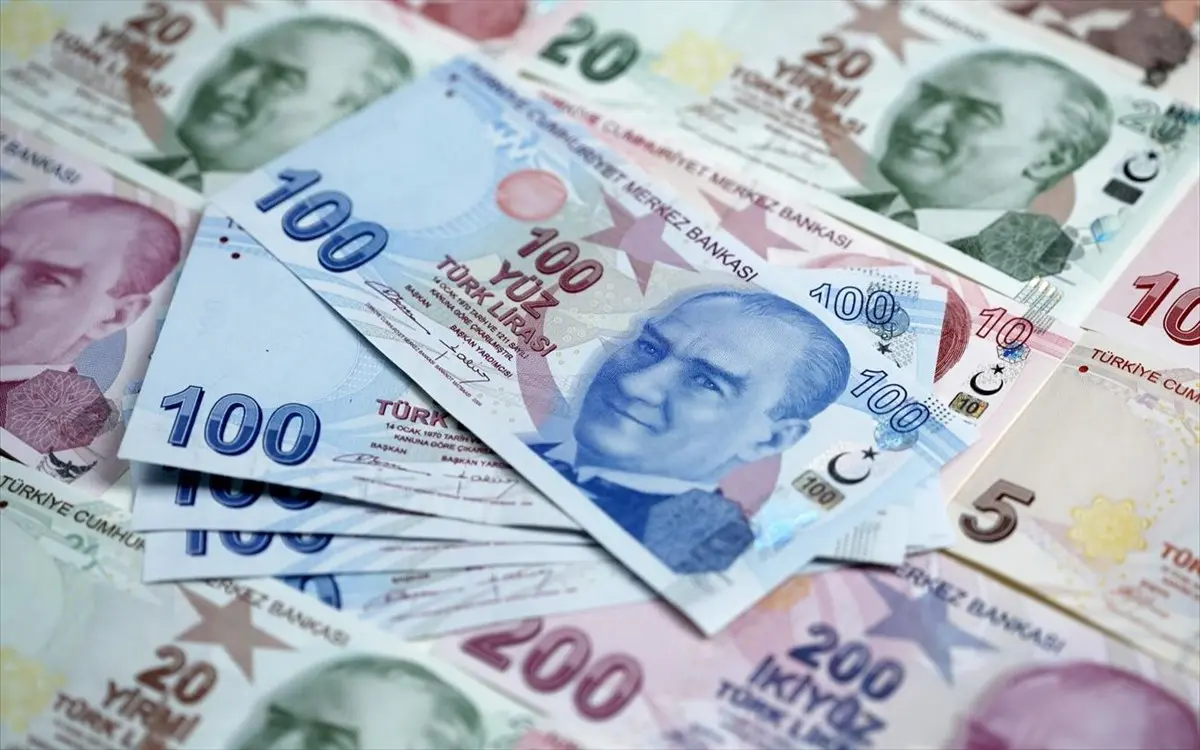 Έκανε το μεγάλο βήμα με την αύξηση των επιτοκίων ο Ερντογάν