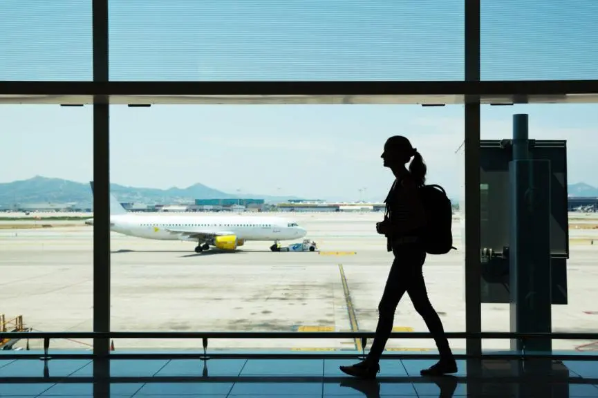 Σε σταθερά επίπεδα οι αφίξεις τουριστών τον Φεβρουάριο