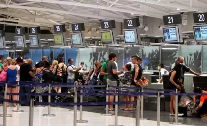 Στα €2,23 δισ. τα έσοδα από τον τουρισμό