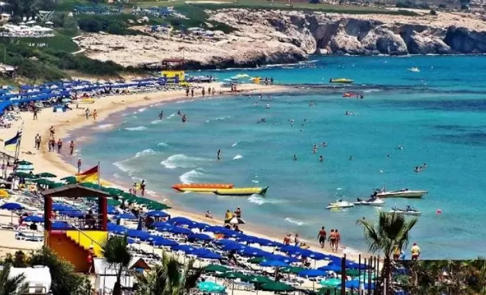 «Χρυσές» δουλειές έκανε ο τουρισμός το 2023 - Στα €3 δις τα έσοδα