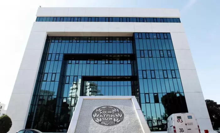 Moody’s: Πιστωτικά θετική η πώληση κόκκινών δανείων από την Τρ. Κύπρου 