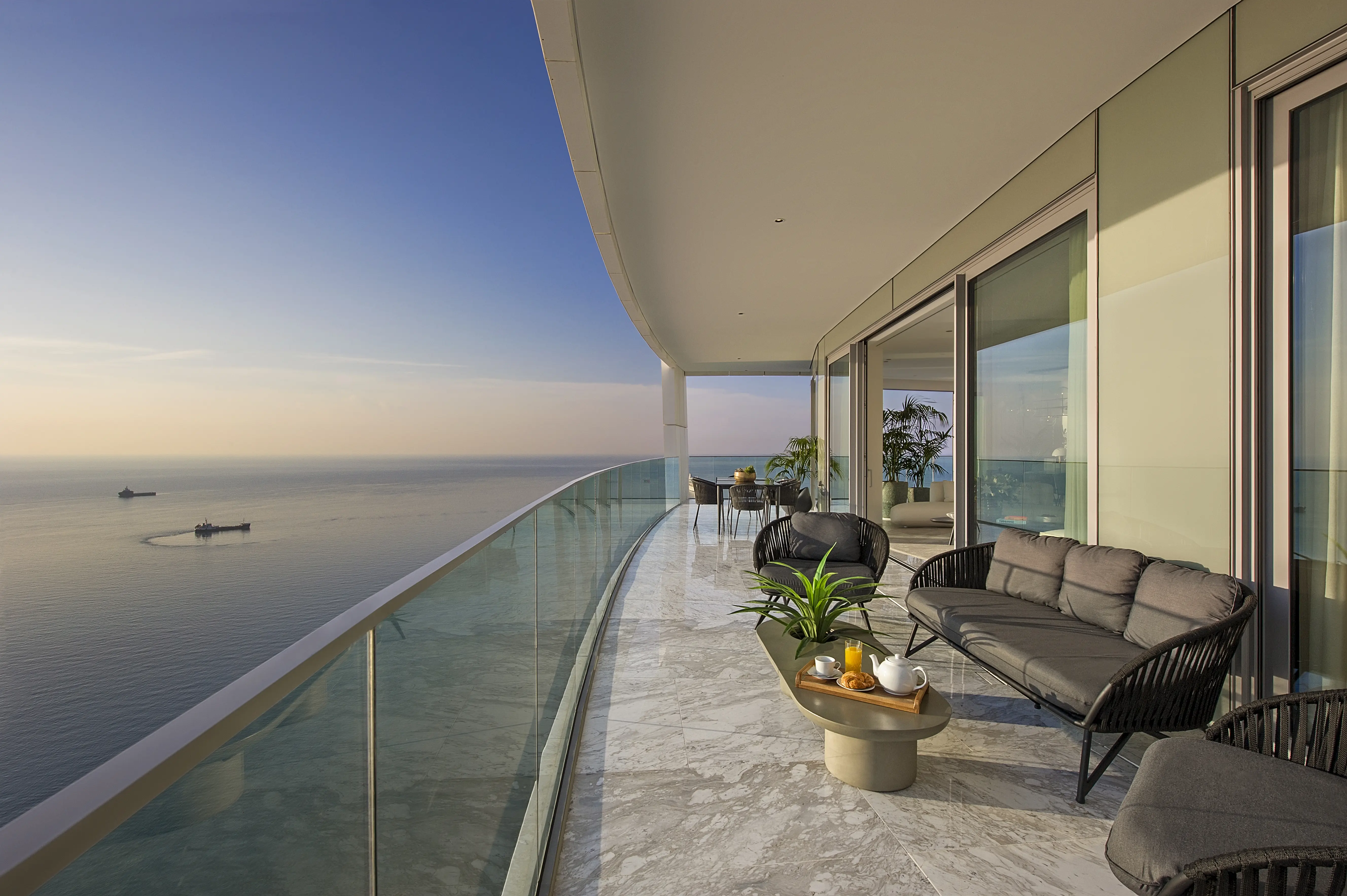 Your Home in the Sky: Πώς είναι ένα διαμέρισμα στο εντυπωσιακό Trilogy (Φώτος)