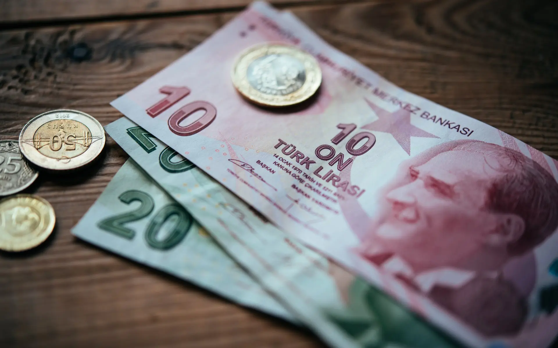 Όπλο της Άγκυρας στη Συρία η τουρκική λίρα
