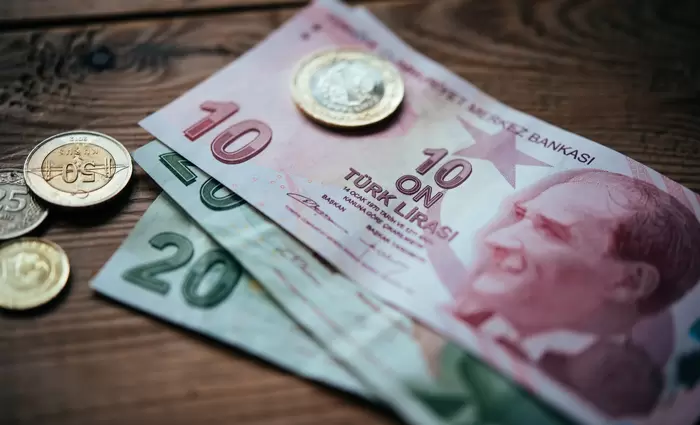 Οίκοι αξιολόγησης Moody's και S&P: Υποβάθμισαν το αξιόχρεο της Τουρκίας 