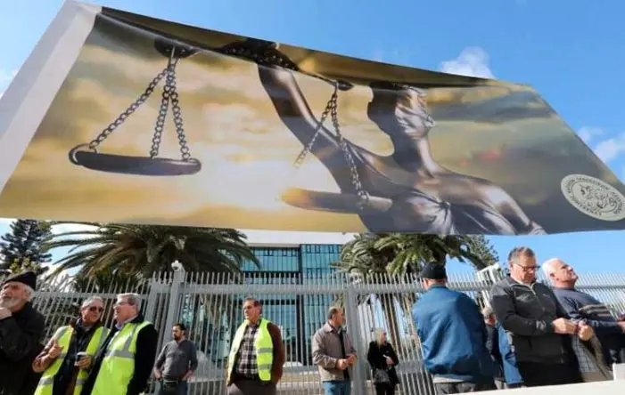 Αξιόγραφα – Έγκλημα και Τιμωρία ή Έγκλημα και Λύση;