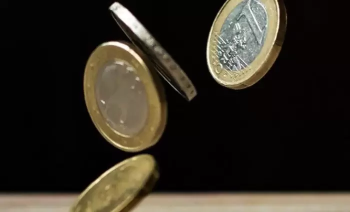 Το ευρώ ξέφυγε από τα χαμηλά επίπεδα που βρισκόταν εδώ και μήνες