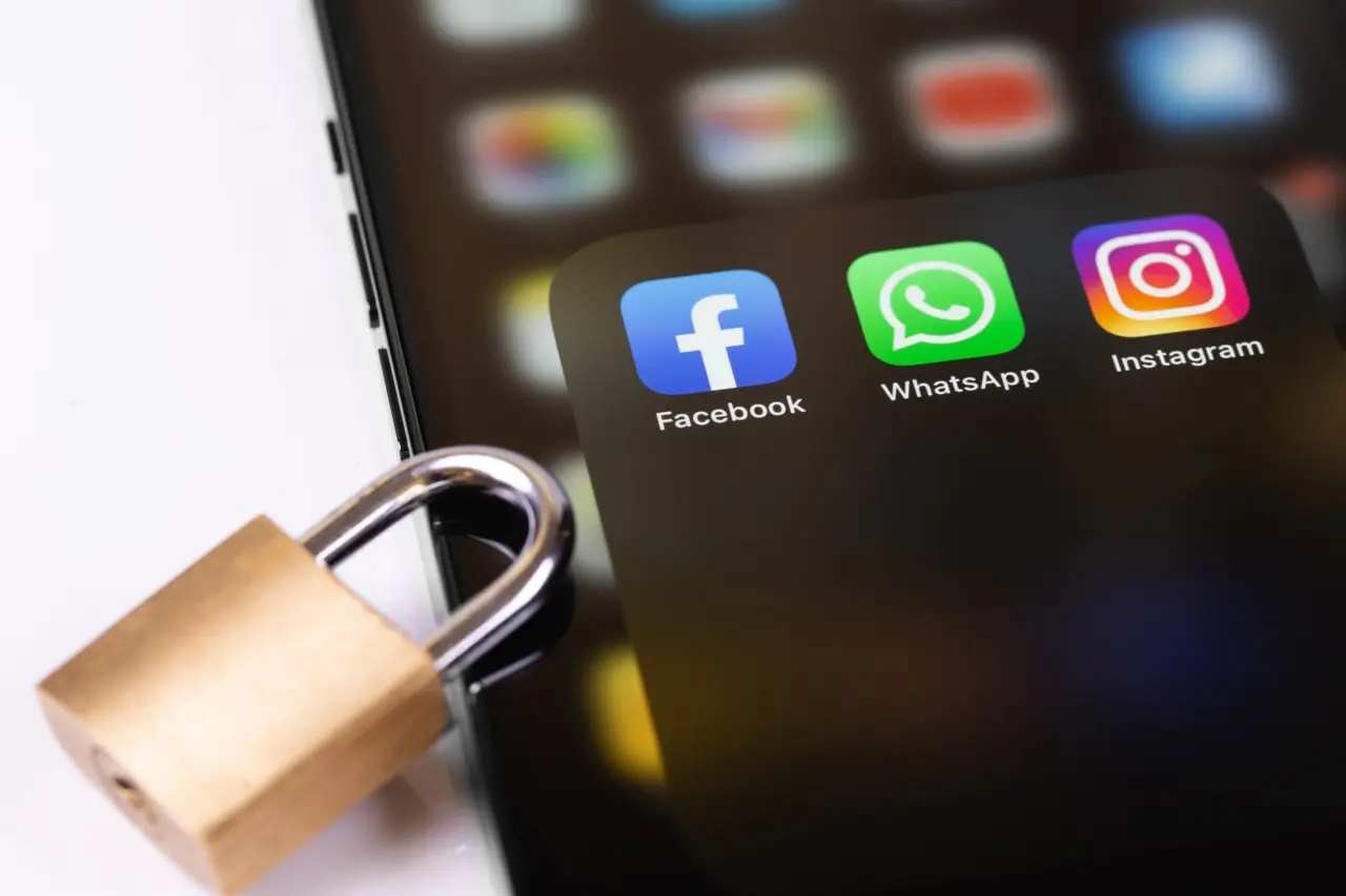 Meta: Στο στόχαστρο της ΕΕ για περιορισμούς AI στο WhatsApp