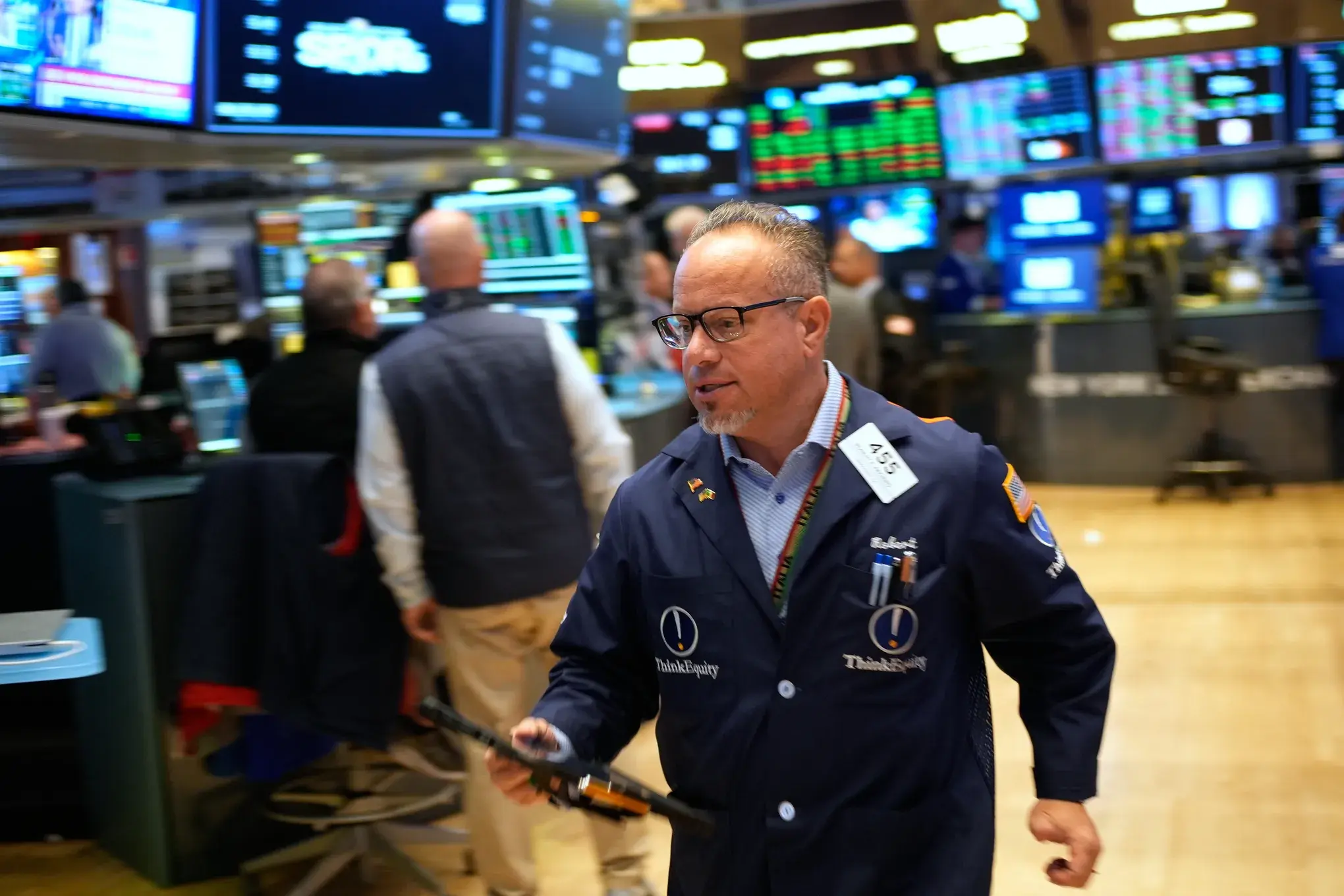 Wall Street: Παίζει άμυνα ενόψει της πιθανής ανατροπής με τους δασμούς