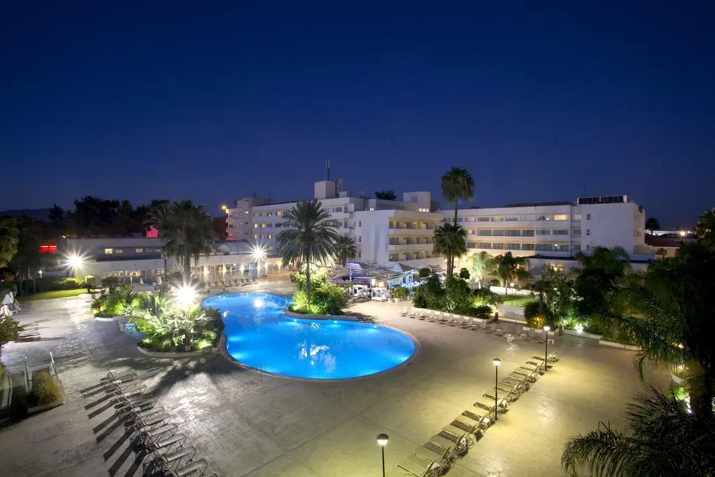 Τι αλλάζει στο Hilton Park που γίνεται πεντάστερο