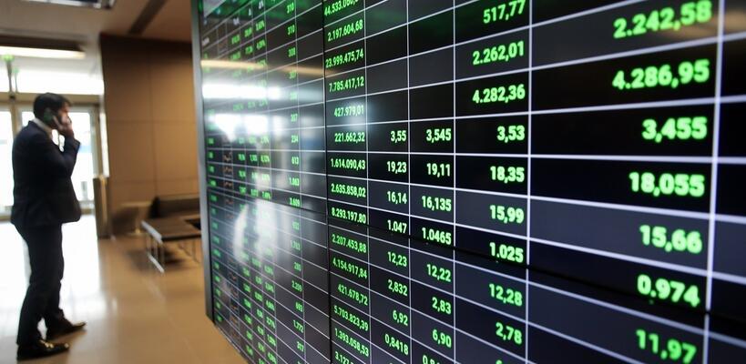 Συγκρατούν και σήμερα οι τράπεζες το ΧΑ, βαρίδια Πειραιώς και Alpha Bank