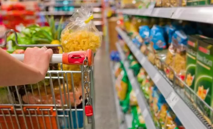 Έρχονται δραστικές αλλαγές σε φαρμακεία και υπεραγορές