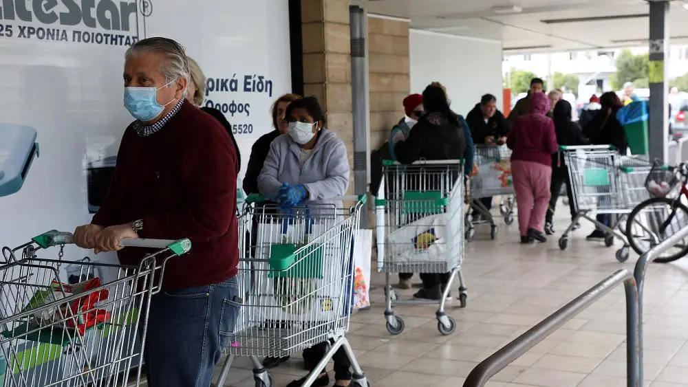 Υπεραγορές: Ψάχνουν βοήθεια για να εμβολιάσουν τους εργαζομένους τους