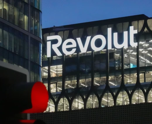 Έπεσε η Revolut, προβλήματα σε όλο τον κόσμο στην πρόσβαση στους λογαριασμούς