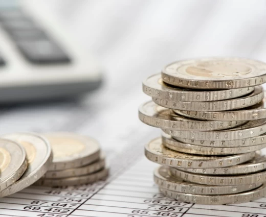 Στο 3,3% του ΑΕΠ το πλεόνασμα και στο 48,5% το δημόσιο χρέος Κύπρου το β' τρίμηνο 2026