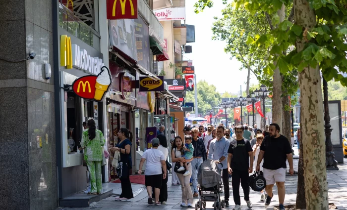 Κατέρρευσε η καταναλωτική εμπιστοσύνη στην Τουρκία μετά την κρίση στα επενδυτικά funds, βουτιά 7,7%
