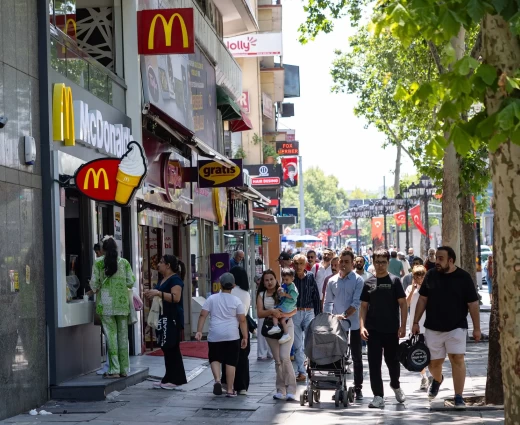 Κατέρρευσε η καταναλωτική εμπιστοσύνη στην Τουρκία μετά την κρίση στα επενδυτικά funds, βουτιά 7,7%