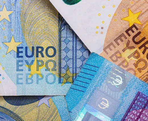 Συμφωνία της ΕΕ για τις τιτλοποιήσεις ξεκλειδώνει δισεκατομμύρια από τις τράπεζες για ανάπτυξη και άμυνα