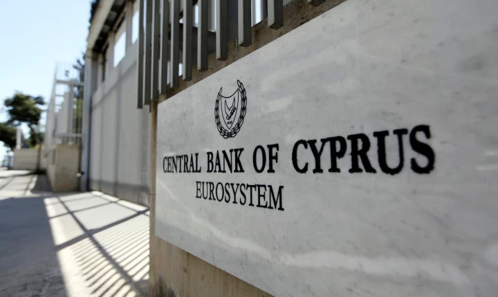 Άνοιξαν την κάνουλα των δανείων οι τράπεζες τον Σεπτέμβριο – Πάνω και οι καταθέσεις