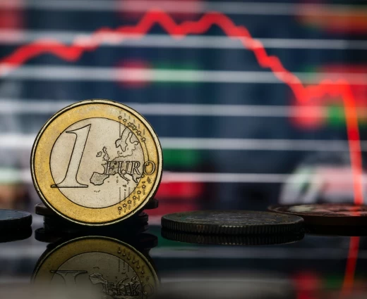 Ευρώ: Βυθίζεται σε χαμηλά 17 μηνών με το βλέμμα σε Γαλλία, Ισπανία