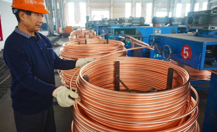 Ο χαλκός χάνει όλα τα κέρδη του 2026 μετά την κλιμάκωση στη Μέση Ανατολή