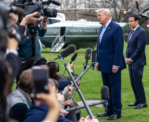 Τραμπ: Τελεσίγραφο 48 ωρών για τα Στενά του Ορμούζ – Τι απαντά η Τεχεράνη