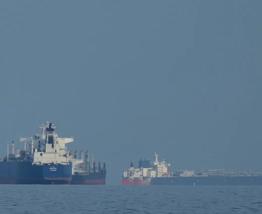 Ιράν: «Διόδια» 2 εκατ. δολαρίων στα τάνκερ – Σφίγγει τον έλεγχο στα Στενά του Ορμούζ