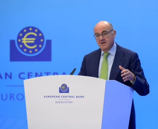 Ντε Γκίντος: «Ακλόνητη» η δέσμευση της ΕΚΤ για σταθερότητα των τιμών