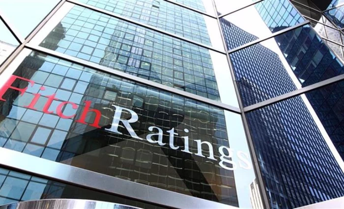 Σήμα κινδύνου από Fitch για έναν παρατεταμένο πόλεμο