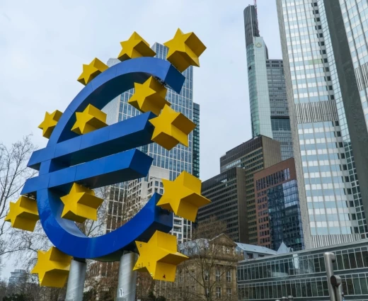 ΕΚΤ: Η UBS «βλέπει» δύο αυξήσεις επιτοκίων εντός του 2026