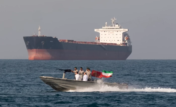 Νέα προειδοποίηση για εκτίναξη του πετρελαίου έως και τα $200 αν παραμείνει κλειστό το Ορμούζ