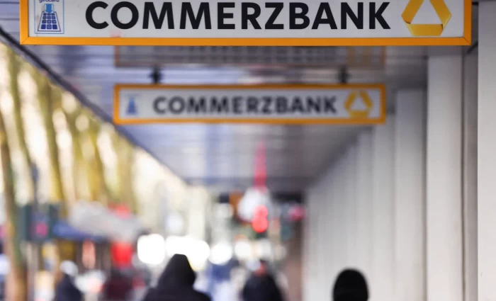 Commerzbank: Επιφυλακτική απέναντι σε πιθανή εξαγορά της από τη UniCredit εν μέσω οικονομικής αβεβαιότητας
