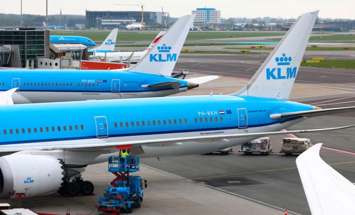 KLM: Ακυρώνει 150 πτήσεις λόγω εκτίναξης τιμών στα αεροπορικά καύσιμα