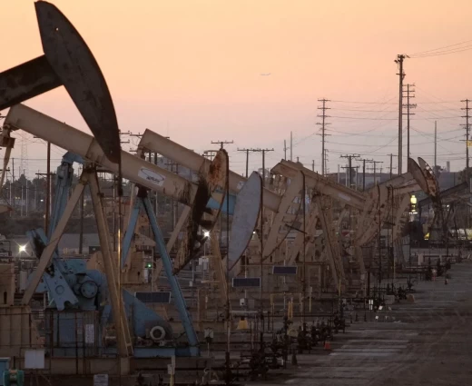 Το Ιράν ανοίγει τα Στενά - Κατακόρυφη πτώση στις τιμές πετρελαίου και άνοδος στα futures της Wall Street