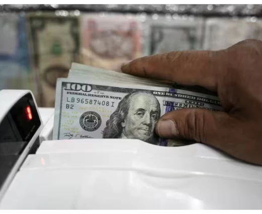 Ο πόλεμος ενίσχυσε το μερίδιο του δολαρίου στο παγκόσμιο εμπόδιο