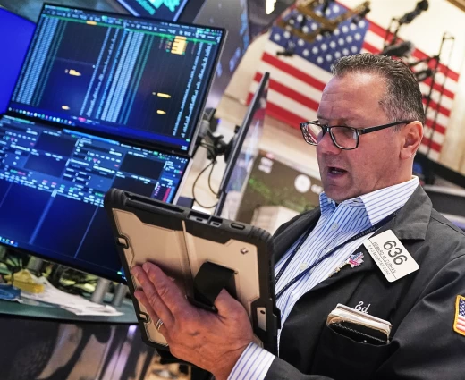 Διορθώνει η Wall Street υπό τη σκιά του αδιεξόδου στη Μέση Ανατολή