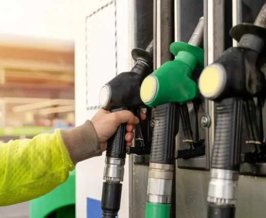 Πέρασε ομόφωνα η μείωση του φόρου στα καύσιμα – Σε ισχύ από τα μεσάνυχτα του Σαββάτου