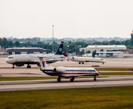 Αεροπορικά ταξίδια: Τα τρία σενάρια για το καλοκαίρι λόγω της κρίσης στα Στενά του Ορμούζ