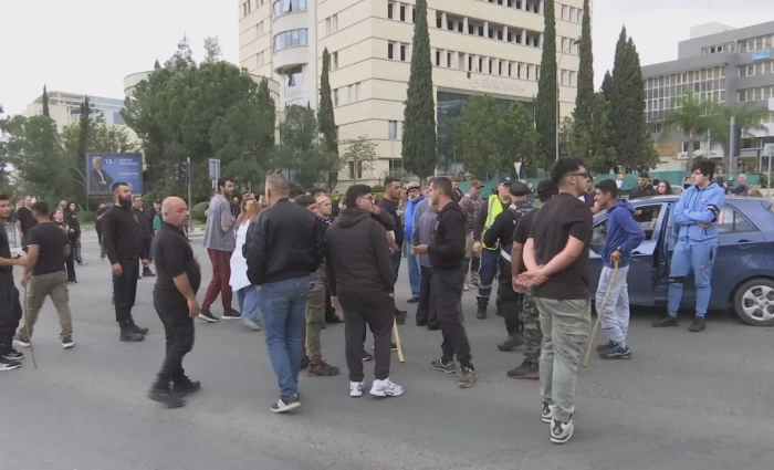 Κανονικά η κυκλοφορία στη Ριζοελιά αλλά οι κτηνοτρόφοι συνεχίζουν τις κινητοποιήσεις