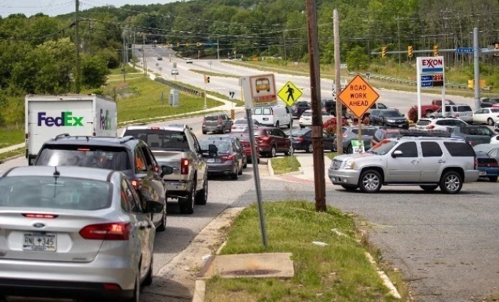 Στο υψηλότερο επίπεδο από την έναρξη του πολέμου στη Μέση Ανατολή οι τιμές των καυσίμων στις ΗΠΑ