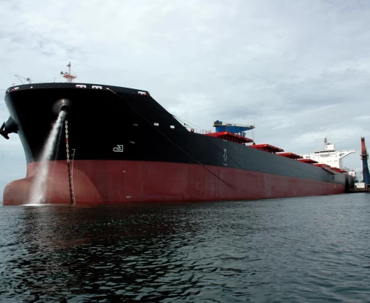 Δεξαμενόπλοια: Ο πόλεμος στο Ιράν σπρώχνει τα πλοία καυσίμων στο αργό πετρέλαιο