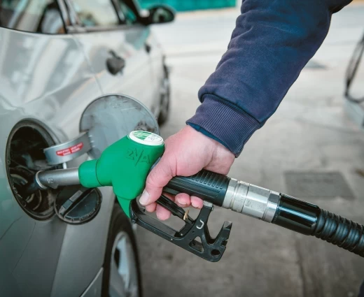 Νέες αυξήσεις πριν τις μειώσεις τα μεσάνυχτα – Έβαλε άλλα πέντε σεντ το ντίζελ