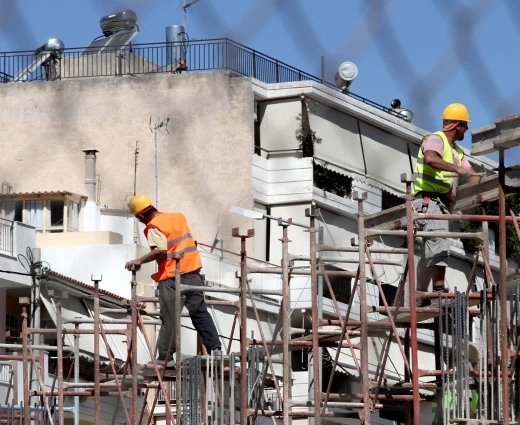 Κατασκευές: Αύξηση 9% στην παραγωγή και 3% στις τιμές το δ’ τρίμηνο 2025